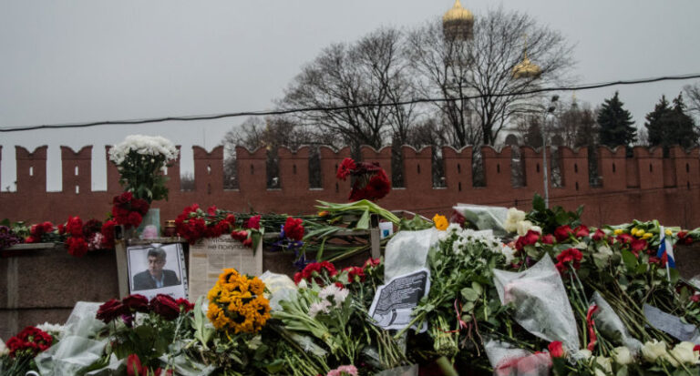 Banned Polish delegate addresses Nemtsov funeral-goes