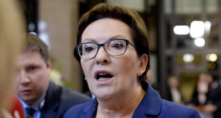 PM Kopacz warns Cameron against voter discrimination in EU referendum