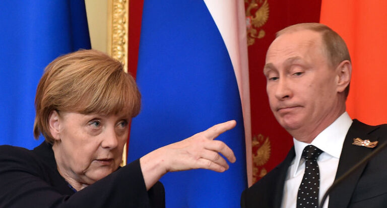 Putin defends Nazi-Soviet pact