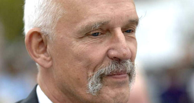 MEP Korwin-Mikke gives Hitler salute in Strasbourg