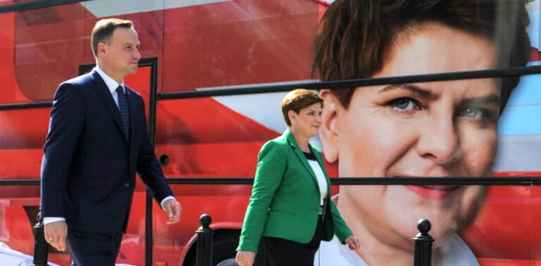 PiS grouping widens poll gap on rivals