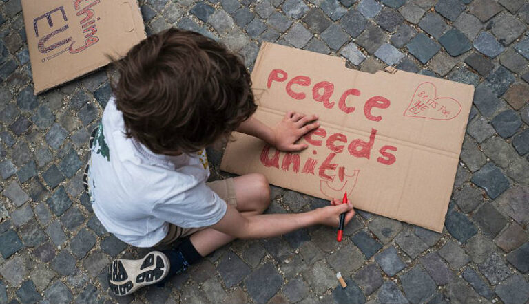 Brits show solidarity with immigrants. Read beautiful letters supporting Poles in the UK!