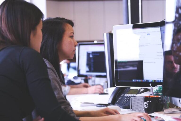 Body leasing or outsourcing software services – how do these models differ, and which one is better for you?