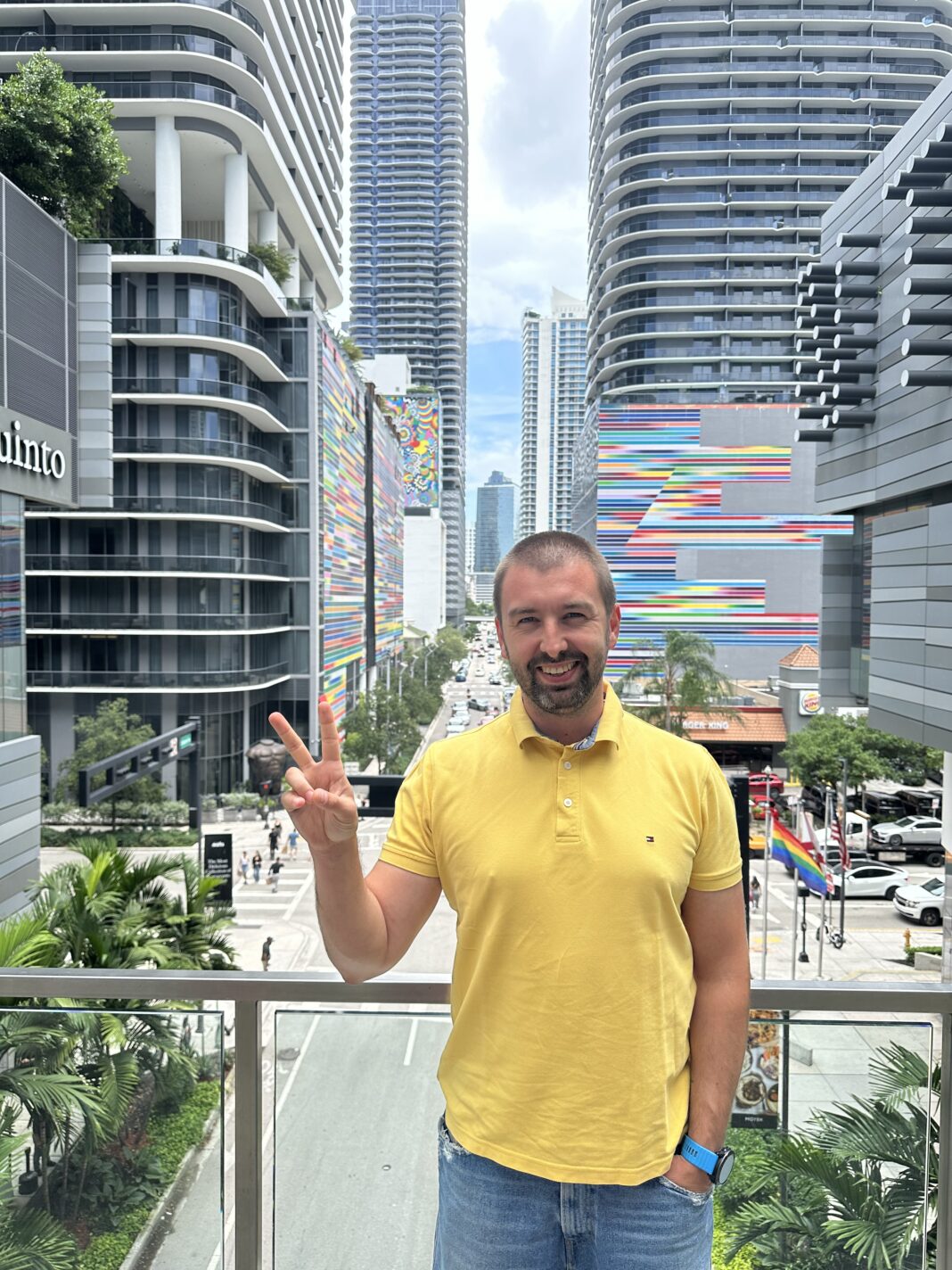 Kostiantyn Gitko podczas otwarcia nowego biura Devox Software w Miami na Florydzie