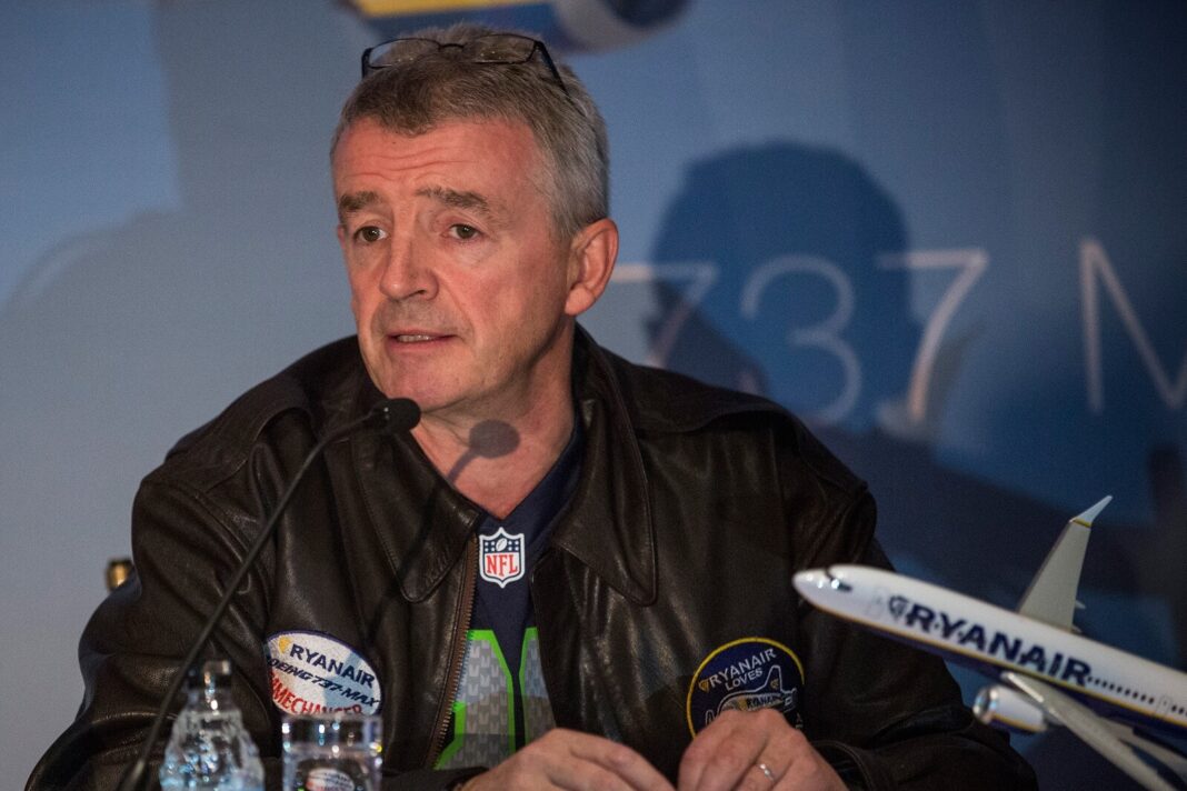 Szef Ryanair - Michael O'Leary chce walczyć z pijanymi pasażerami