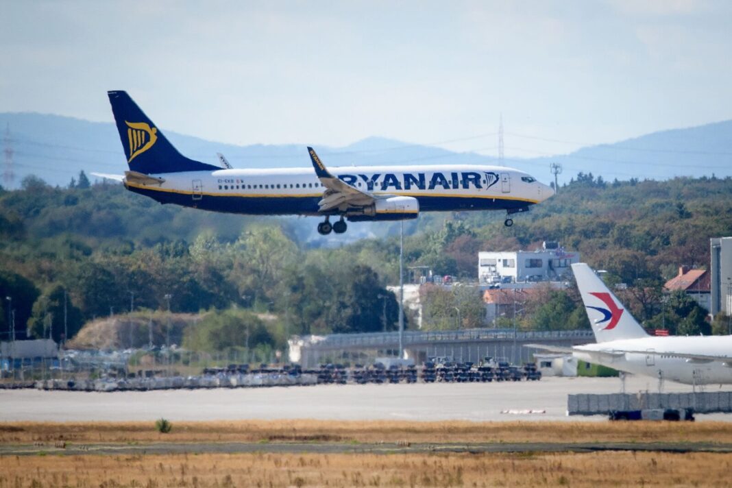 Mniejsza liczba lotów w Ryanairze w przyszłym sezonie wakacyjnym