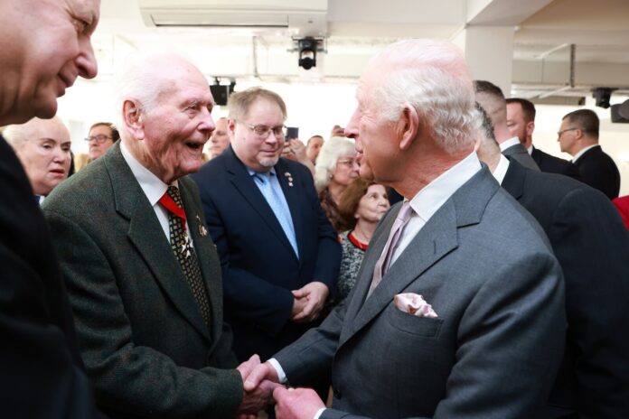 Karol III w POSK (1) Brytyjski król spotkał się z przedstawicielami polskich środowisk w Wielkiej Brytanii.