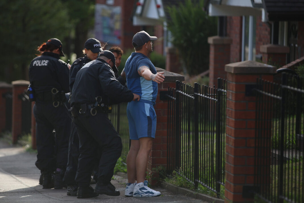 Zatrzymanie i przeszukanie w Londynie czyli procedura Stop and search jest jednym z częstszych działań policji. Powstał kodeks regulujący procedurę