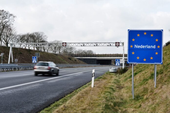 Polacy pracujacy w Holandii Wśród pracowników transgranicznych jest coraz więcej Polaków
