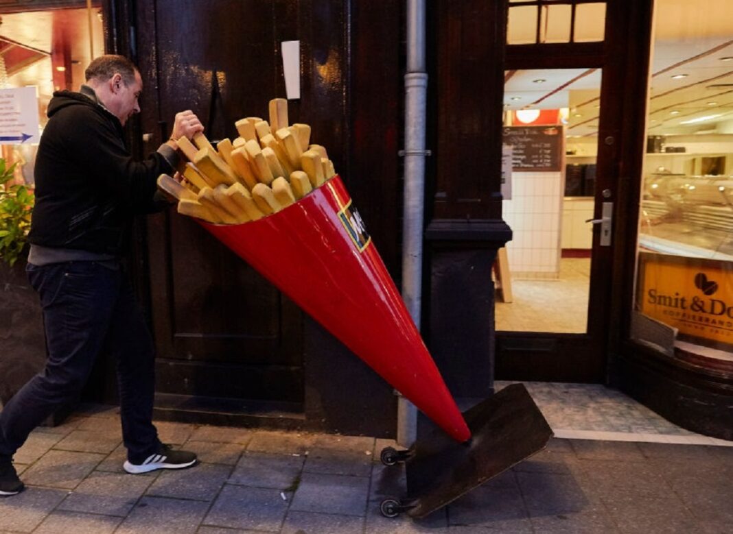 Umowa o pracę w Holandii / fot. Getty Images