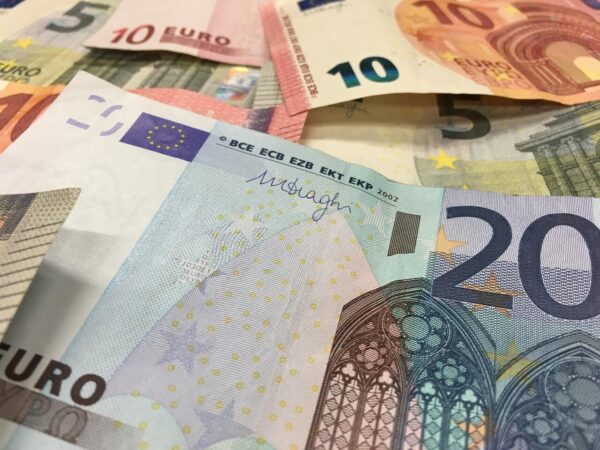 Płaca minimalna w Holandii wzrośnie z 14,06 euro do 14,40 euro za godzinę