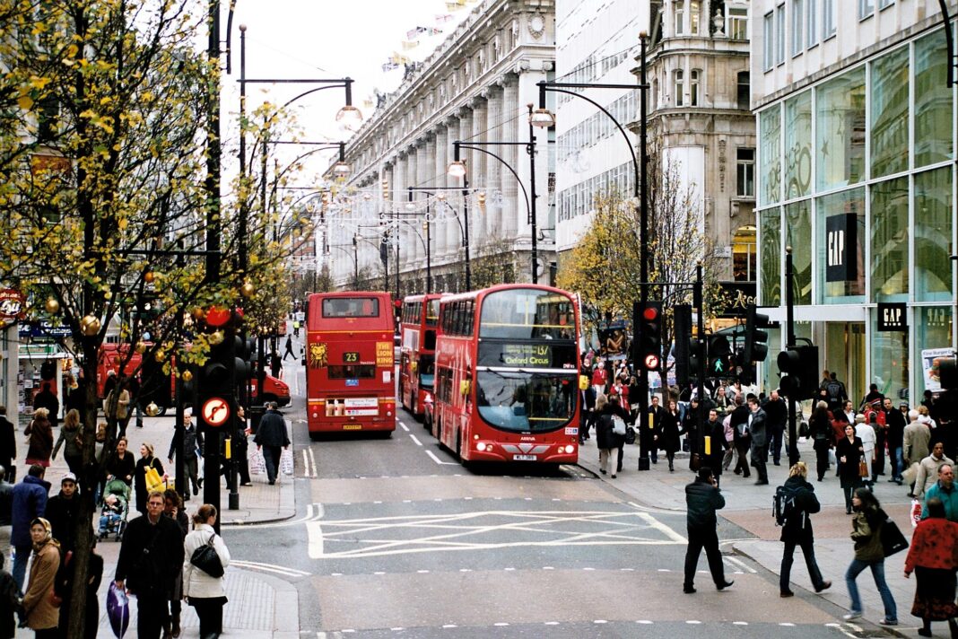Oxford Street opanowana przez złodziei. Policja nie daje sobie rady fot. Ysangkok/Domena publiczna