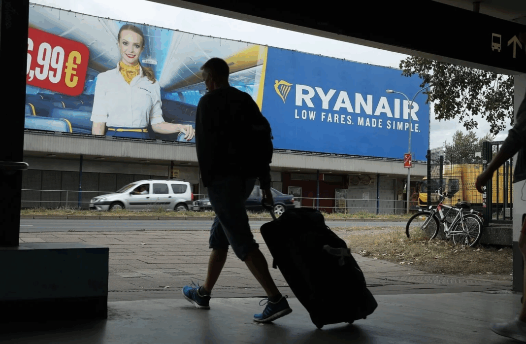 Pracownicy Ryanaira mogą dostać wyższe premie za nadbagaż u pasażerów