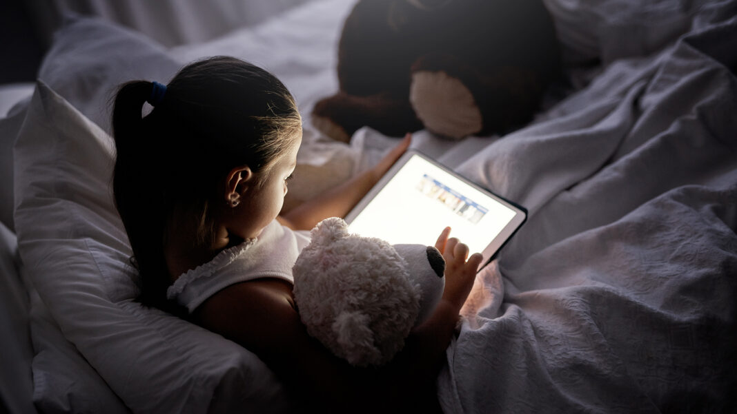 Internetowy ruch Com wykorzystuje holenderskie dzieci w sieci fot. Shutterstock