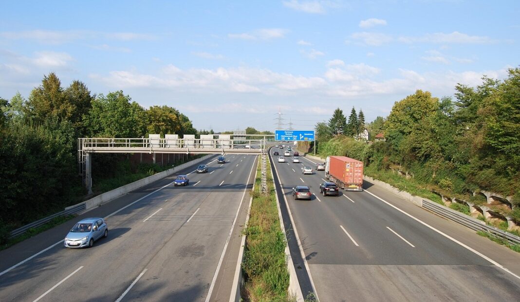 Radar wyłapał kierowcę, który jechał 321 km/h na niemieckiej autostradzie