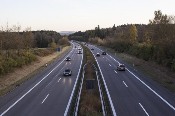Nie na wszystkich odcinkach niemieckich autostrad obowiązują ograniczenia prędkości