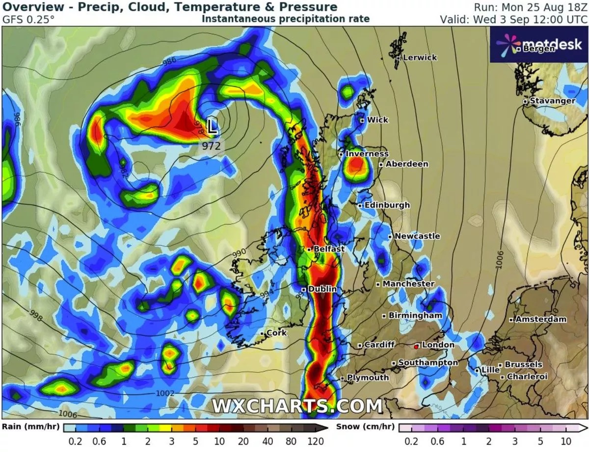 Prognoza pogody: nad Wielką Brytanię nadciągają dwie burze fot. WXCharts