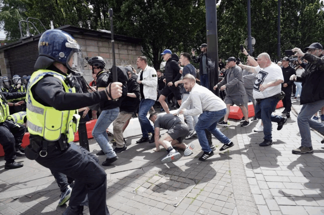 Szerzące się dezinformacje były przyczyną zamieszek w Southport ubiegłego lata