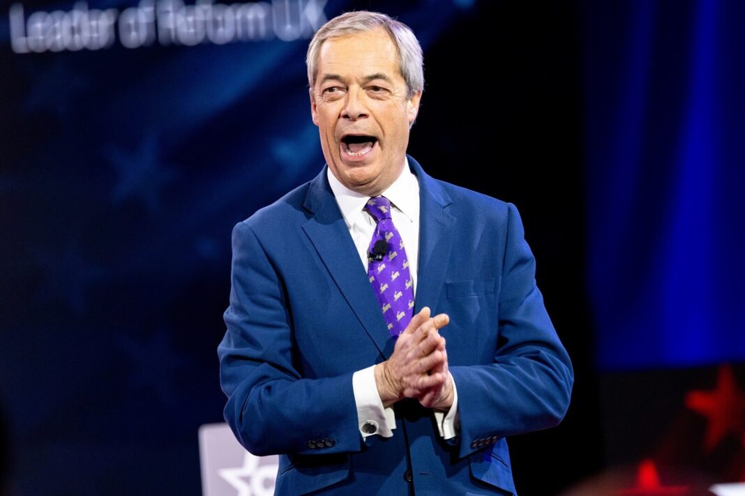 Oskarżenia Nigela Farage'a są dementowane