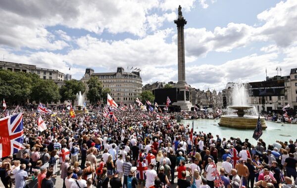 Czy Tommy Robinson przejął brytyjską flagę