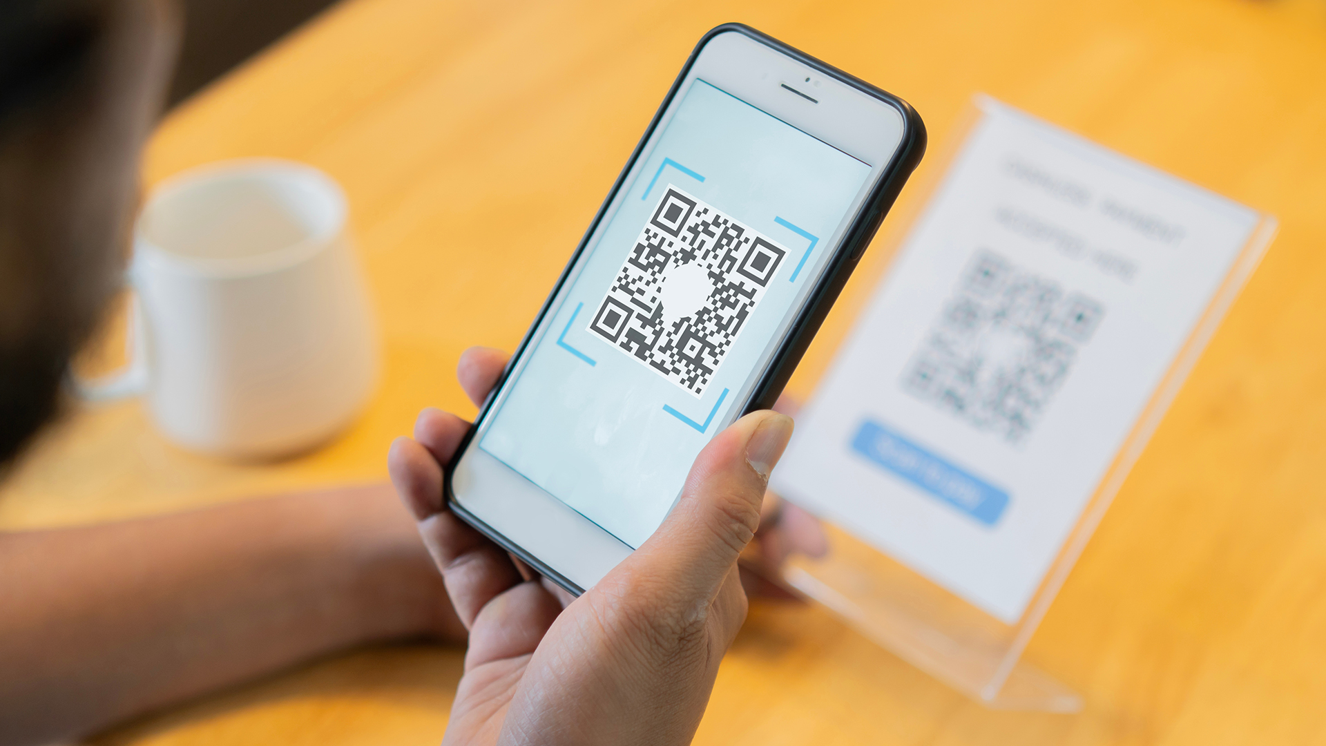 Oszuści w UK nie próżnują. Fałszywe kody QR pojawiają się wszędzie fot. Shutterstock
