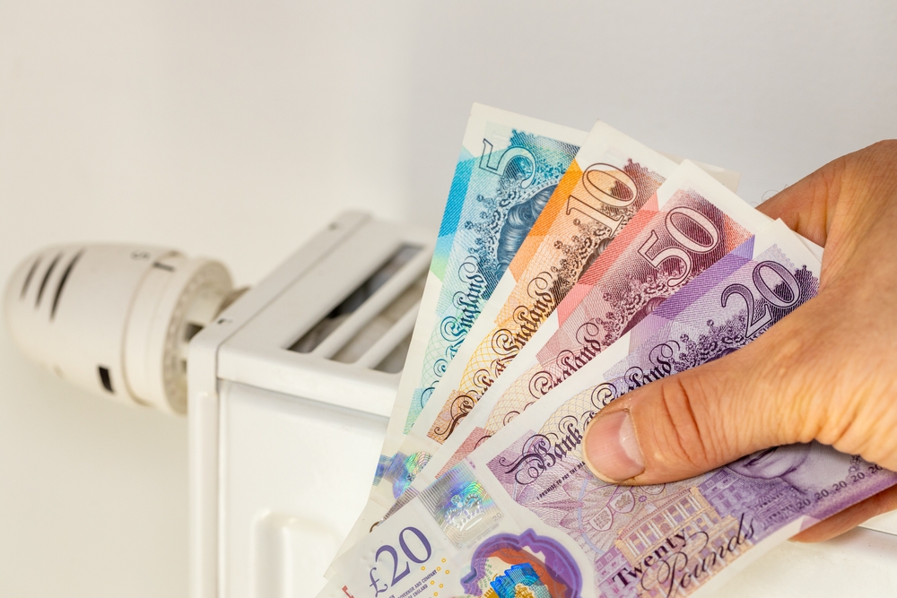 Komu UK pomoże zimą? Dodatek na opał, rabaty na rachunki i pomoc świąteczna zimą 2025/2026