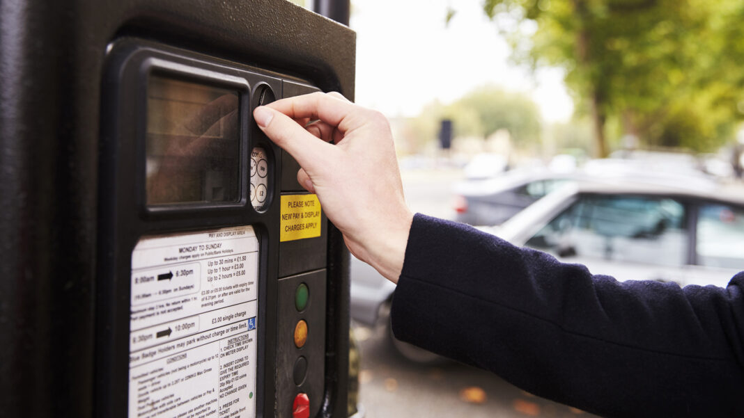 Oszuści w UK nie próżnują. Fałszywe kody QR pojawiają się wszędzie fot. Shutterstock