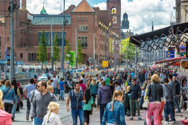 W Amsterdamie brakuje mieszkań dla młodych ludzi