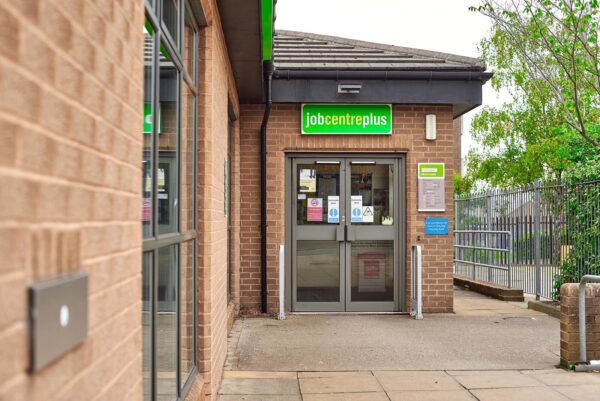 Universal Credit pobierają głównie obywatele Wielkiej Brytanii i Irlandczycy