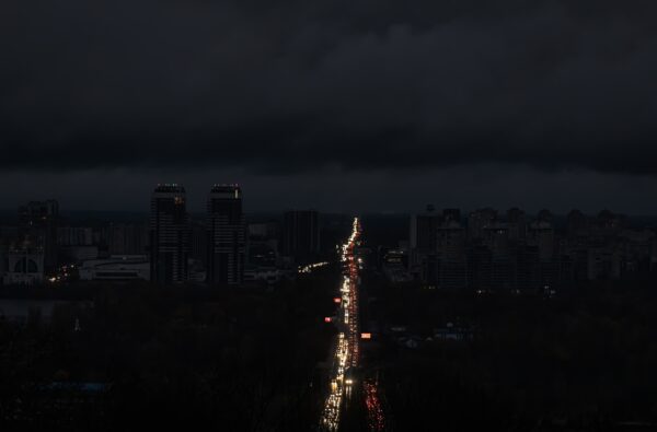 Czas szykować się na blackout? 3 sposoby, jak przetrwać w kryzysie energetycznym