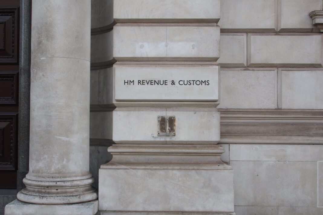 Błąd systemu HMRC pozbawił rodziny świadczeń, czyli polowanie na oszustów w praktyce Błąd systemu HMRC pozbawił rodziny świadczeń, czyli polowanie na oszustów w praktyce