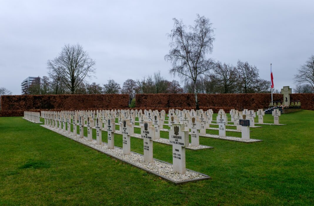 1 listopada w Bredzie zapłoną znicze na grobach polskich żołnierzy