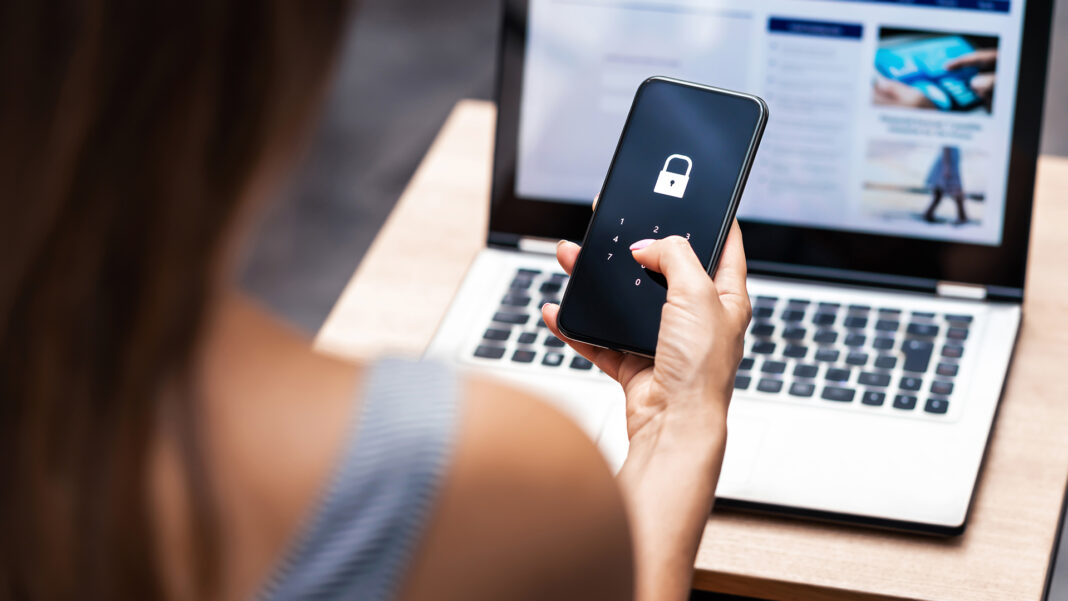 Cyfrowe dowody tożsamości w UK: ludzie są przeciwni pomysłowi rządu fot. Shutterstock