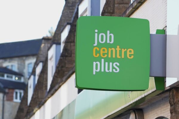 Część osób pobierających Universal Credit może kwalifikować się do dodatkowych 5000 funtów