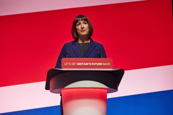 Czy złamią obietnicę wyborczą? 5 przesłanek, że podatek dochodowy w UK wzrośnie