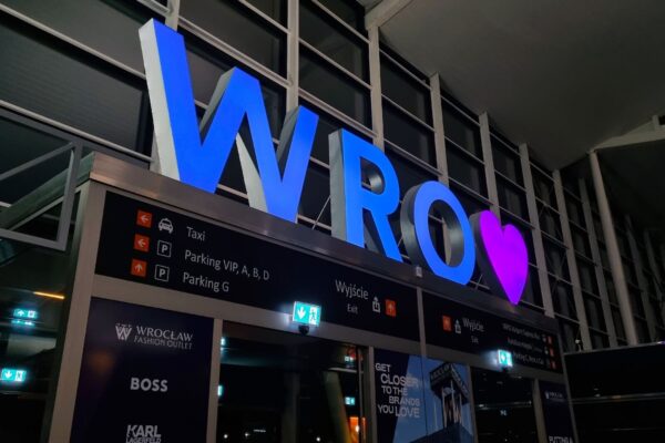 Lotnisko we Wrocławiu wstrzymuje operacje na 40 dni