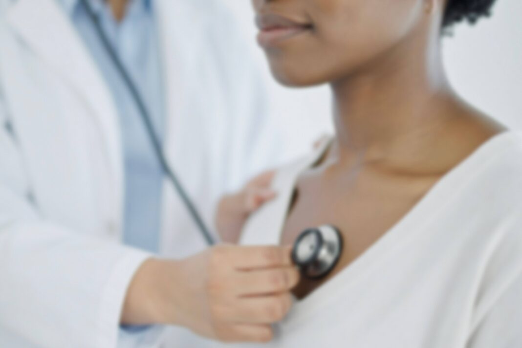 Blurry,Background,Of,Doctor,Examining,Patient,With,Stethoscope,,Medical system ochrony zdrowia