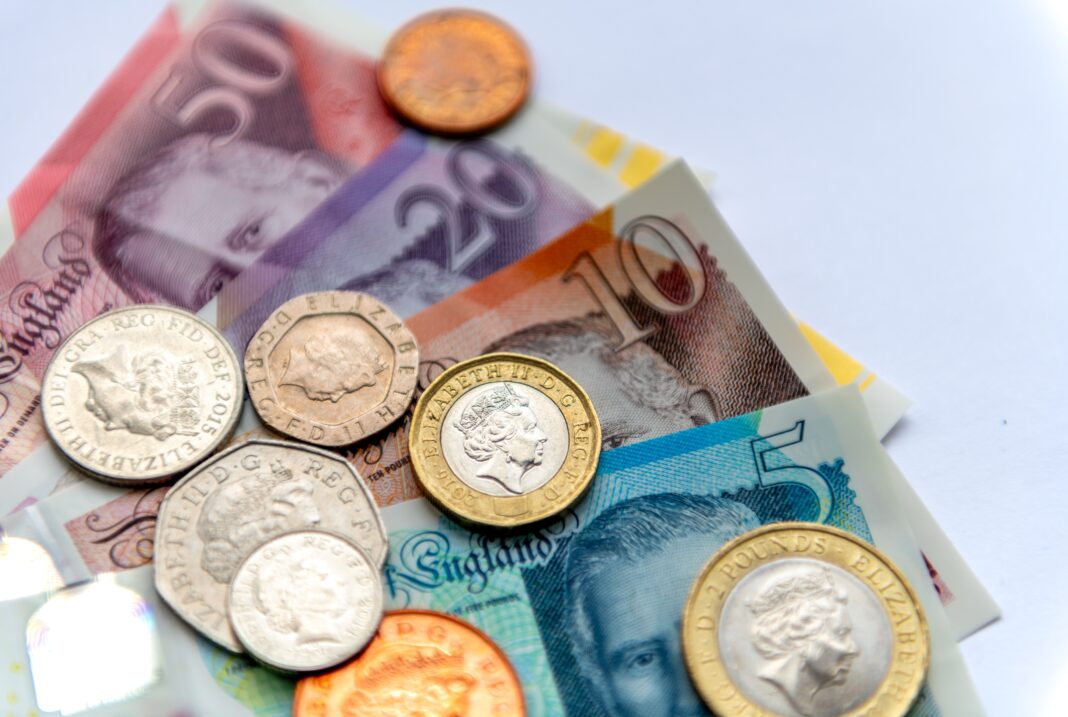 Finanse i świadczenia listopad 2025 - dlaczego ten miesiąc jest tak ważny?