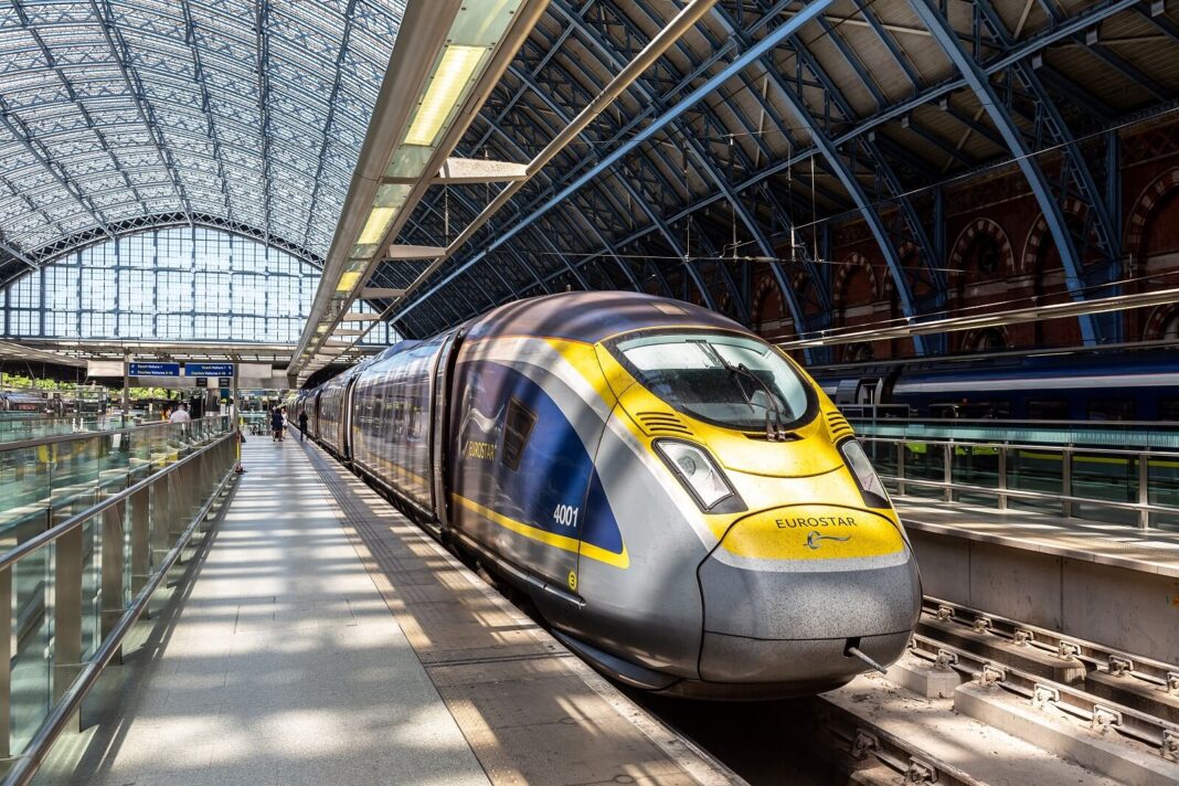 piertrowe pociagi eurostar Za parę lat podróżni będą mogli korzystać z piętrowych pociągów Eurostar