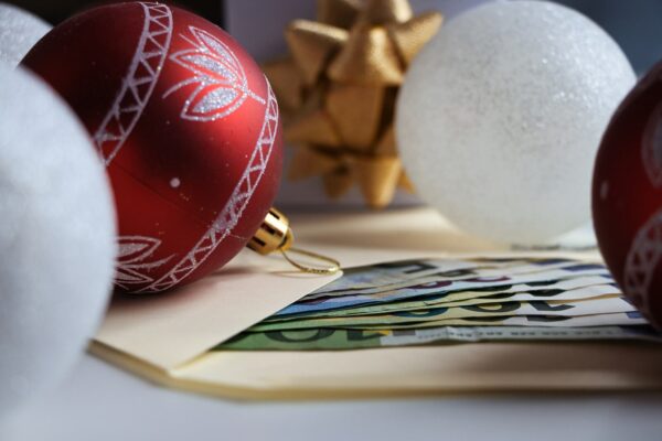 Niektórzy pracownicy dostają bonus świąteczny w wysokości 110 proc. swojego miesięcznego wynagrodzenia