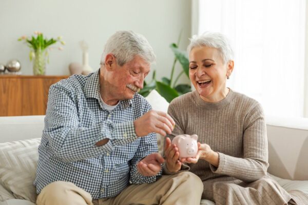 Dodatek emerytalny (Pension Credit) odblokowuje szereg dodatkowych form wsparcia / fot. Shutterstock
