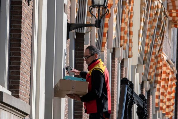 35 proc. badanych stwierdziło, że miało problemy z dostawą paczek w ciągu ostatnich sześciu miesięcy