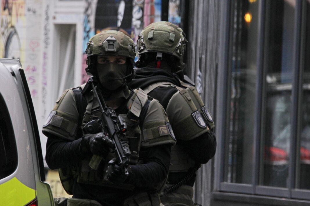 Nawoływał do morderstw polityków. Obywatel Polski i Niemiec aresztowany!