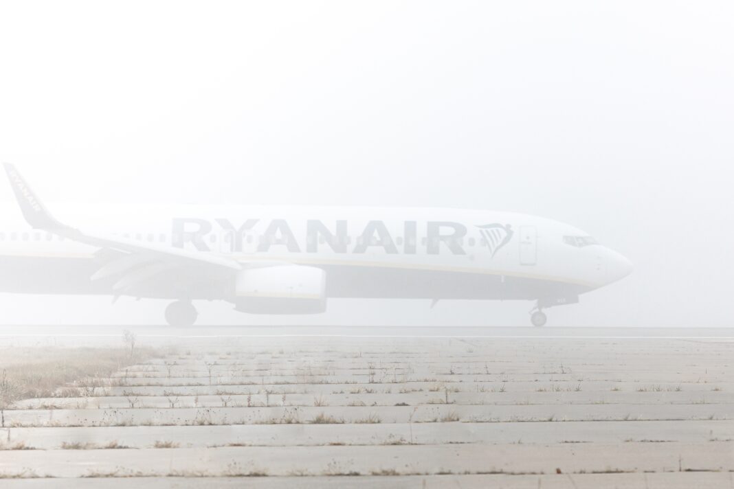 Najbardziej mgliste lotniska w Europie. Dlaczego Balice i Gatwick paraliżuje mgła? Foto: Zahorui Ivan / Shutterstock.com