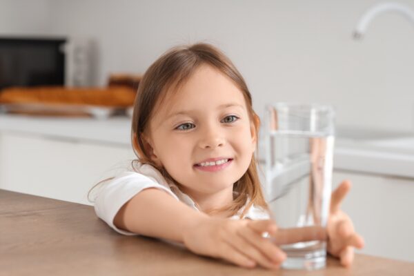 Niebezpieczna woda w kranach w Berlinie? PFAS wykryte w większości próbek