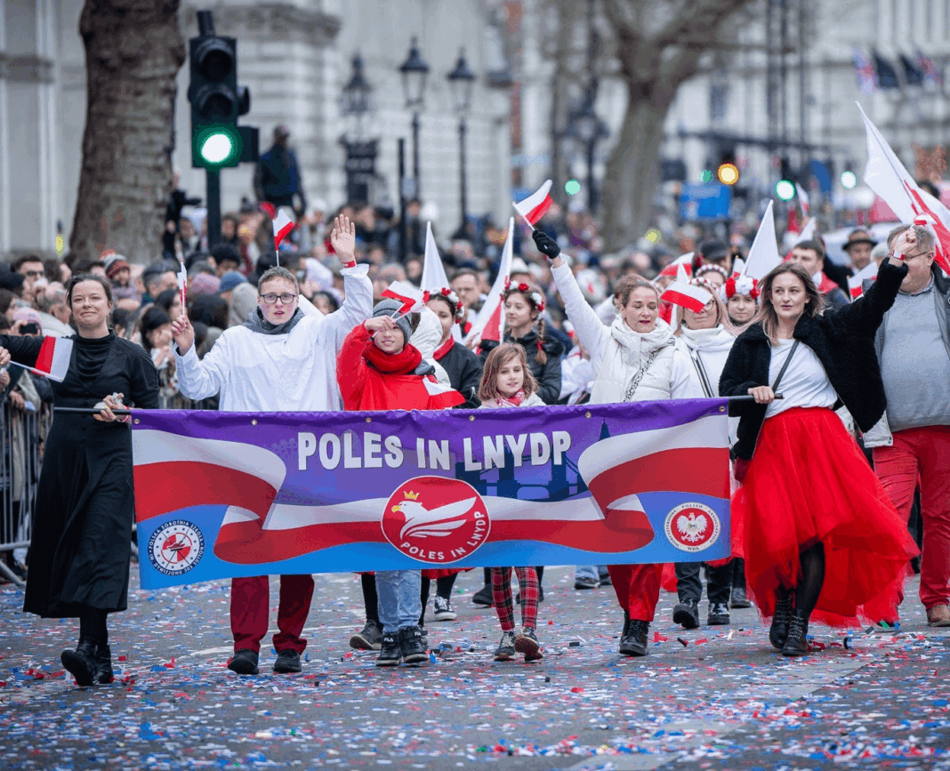 Polacy na Londyńskiej Paradzie Noworocznej w poprzednim roku