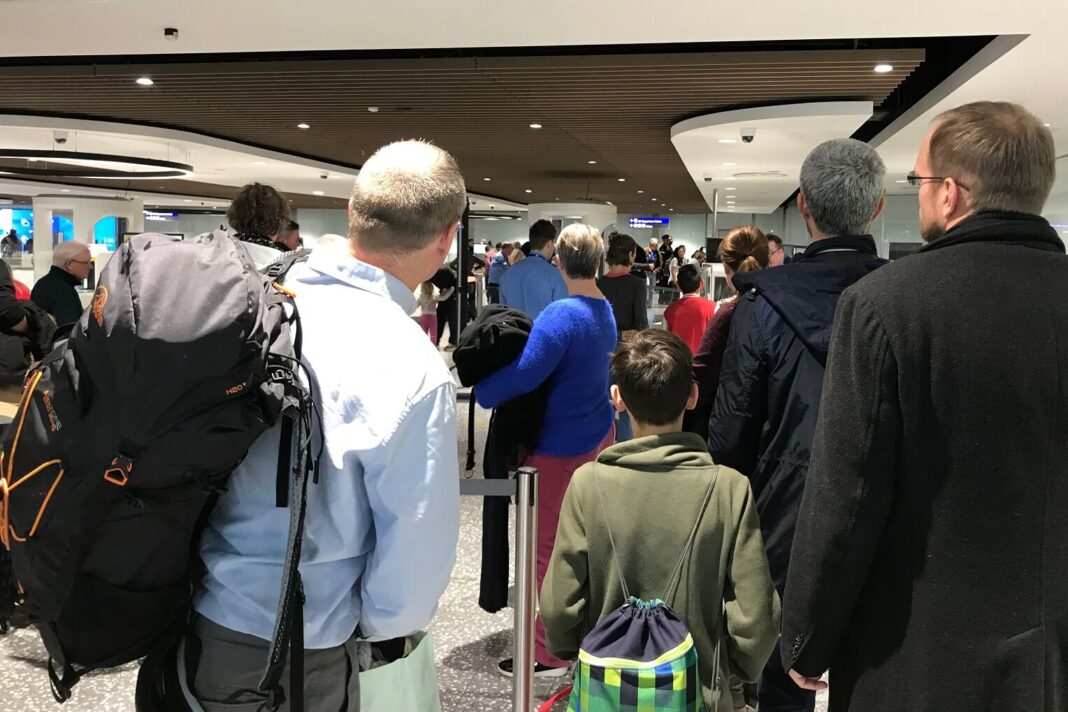 Zaczął się przedświąteczny chaos na lotniskach w Wielkiej Brytanii