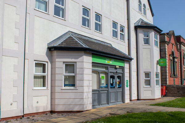 Potrącenie należności z zasiłków. 5 sytuacji gdy DWP może to zrobić