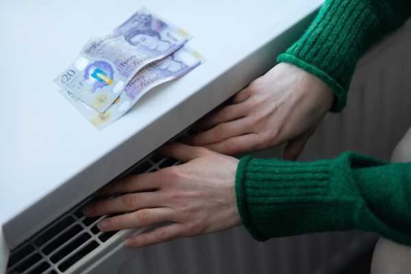 Średnie zadłużenie gospodarstw domowych szacuje się na 1800 funtów