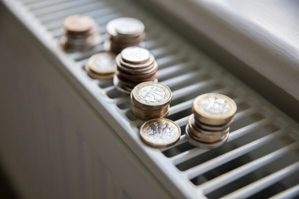 W kwietniu rachunki za energię będą o około 2 - 3 proc. droższe od obecnych